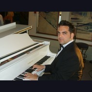 Pianist/Vocalist: Daniel Benisty